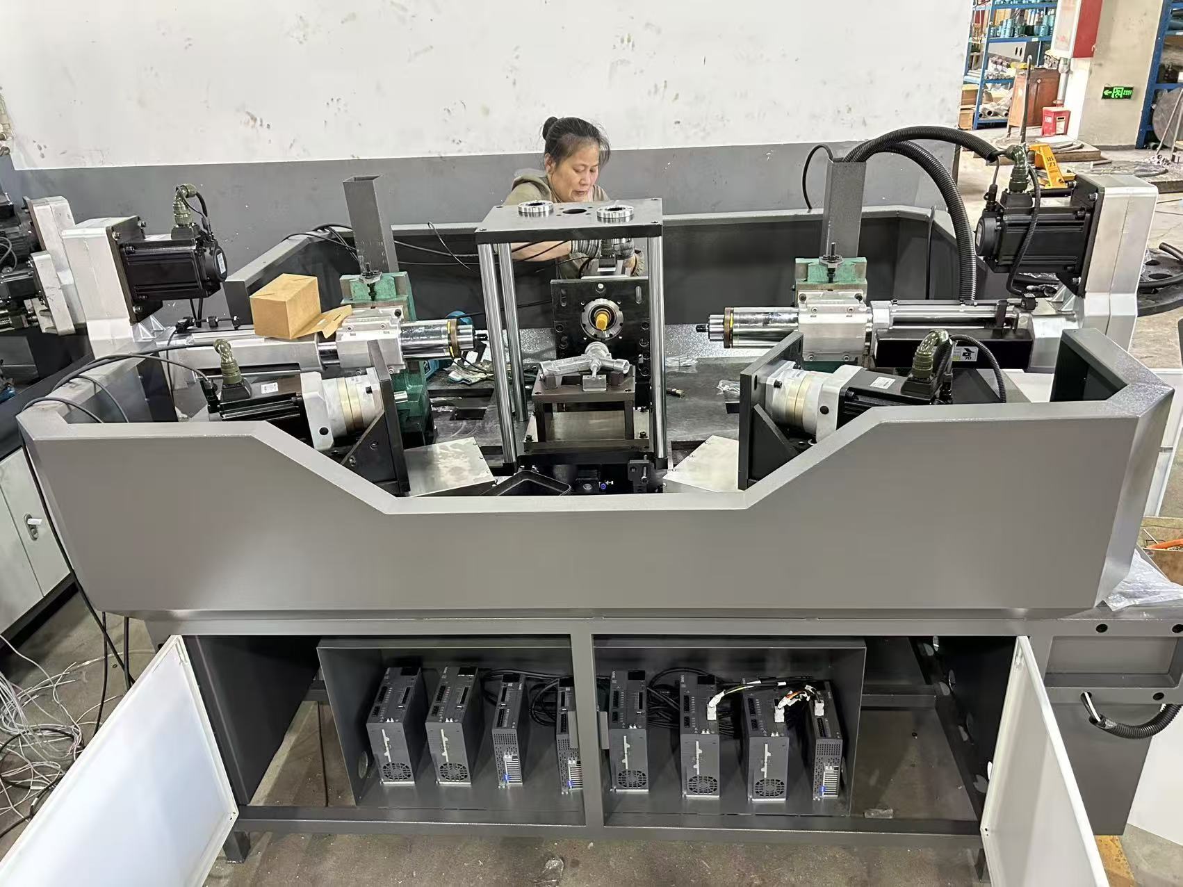 STM-5 Five-Spindle Servo Tapping Machine